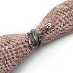 Bijoux serpent gris, accessoire tendance pour les mains