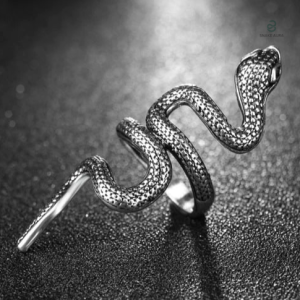 Bague serpent avec design raffiné en acier inoxydable durable