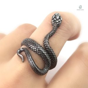 Design unique de bague serpent en noir