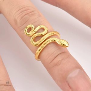 Joallerie serpent, bague ornée d'un design serpent chic