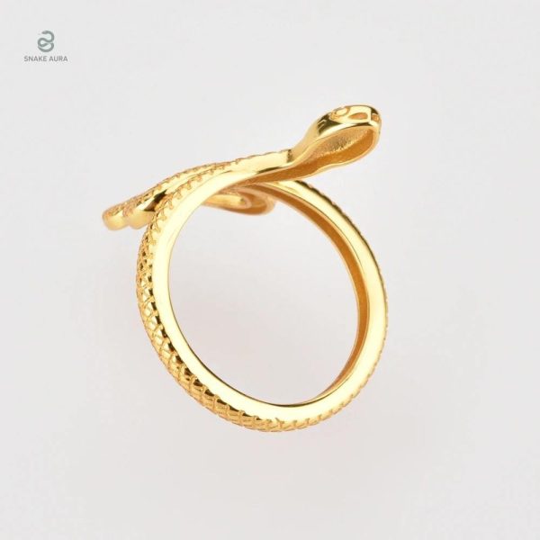 Accessoire tendance, bague serpent en argent et or