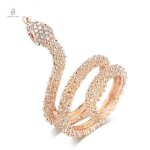 Bague Serpent en or rose, élégante et stylée