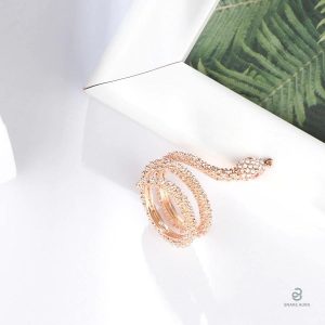 Bague serpent chic, or rose à la mode