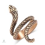 Bague serpent en or rose pour femme élégante et moderne