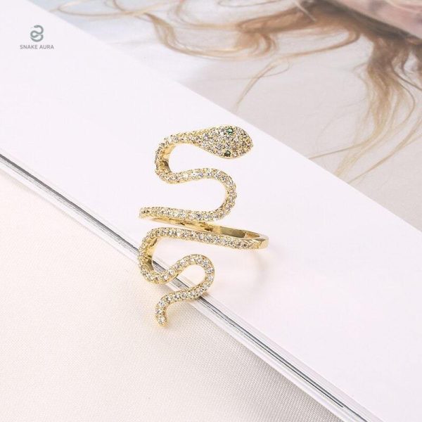 Bijou serpent en or, élégant et stylé