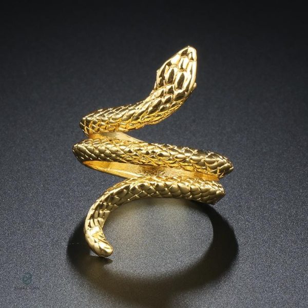 Bague serpent tendance, finition dorée pour un effet glamour