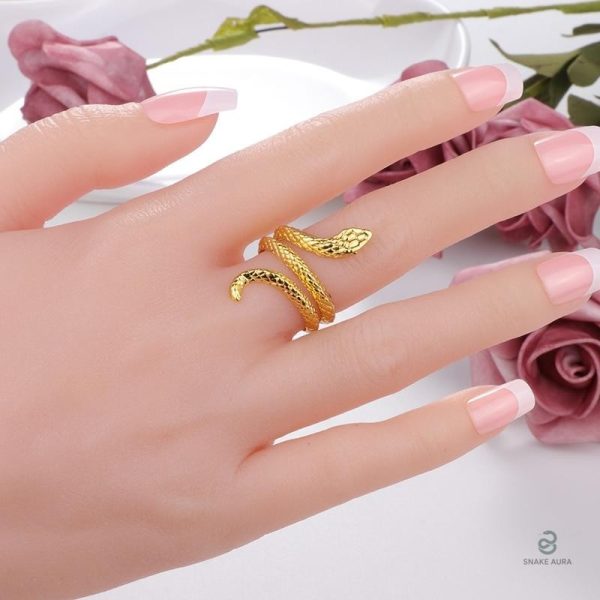 Accessoire mode, bague serpent plaqué or pour toutes occasions