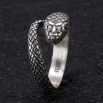 Bague serpent tendance, finition argentée brillante