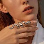 Bague serpent au style gothique, taille large