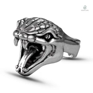 Bague Serpent Tête de Boa en design élégant et captivant
