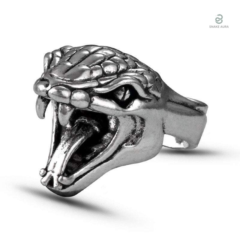 Bague Serpent Tête de Boa en design élégant et captivant