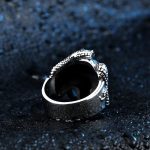 Bague avec serpent et crâne, pour un look audacieux