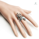 Bague serpent argentée au design tropical, accessoire tendance