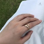 Bague serpent doré avec finition vintage unique