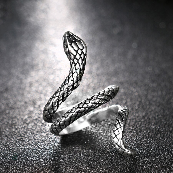 Bague serpent en argent avec motif vipère