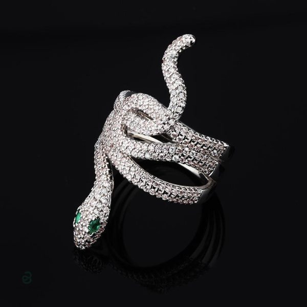 Bague serpent élégante avec accents verts distinctifs