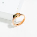 Bague serpent avec zircon, accessoire tendance pour toutes occasions
