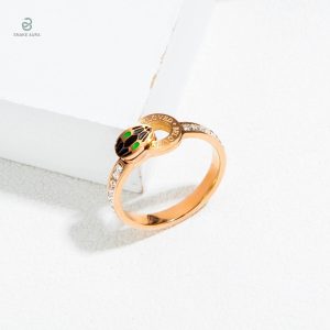 Bague serpent avec zircon, accessoire tendance pour toutes occasions