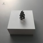 Bague serpent en argent rehaussée de zirconium