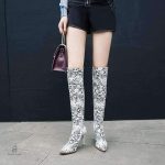 Bottes cuissardes serpent, parfaites pour un look chic