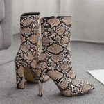 Bottines serpent, confort et style affirmé