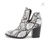 Bottines effet serpent avec un design chic et audacieux
