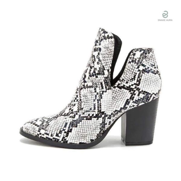 Bottines effet serpent avec un design chic et audacieux