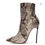 Bottines serpent à la mode pour l'hiver