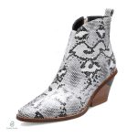 Bottines imitation python élégantes en style serpent