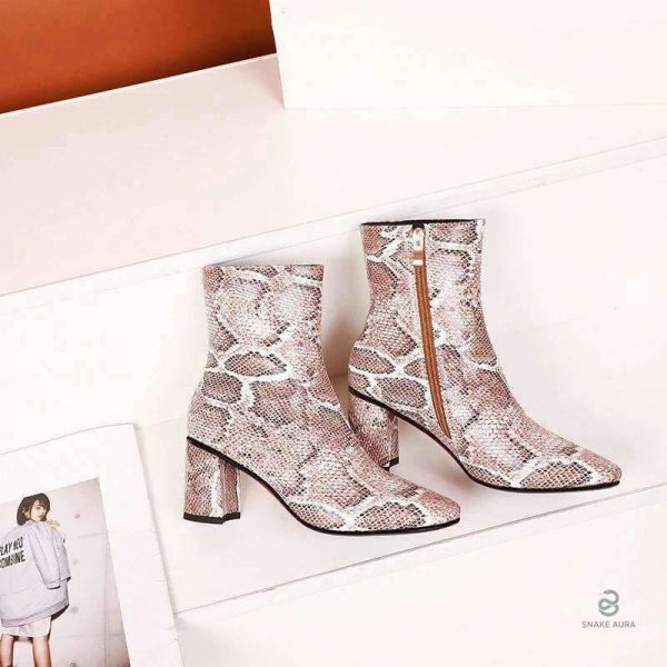 Bottines marron style serpent pour un look unique