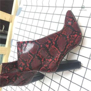 Bottines à motif serpent, look tendance et moderne