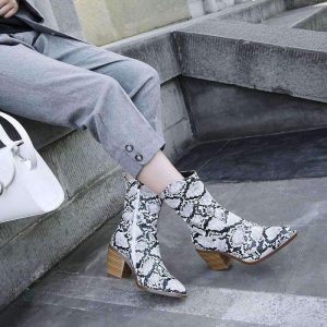 Chaussures serpent en cuir avec design serpenté