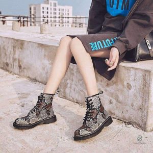 Chaussures militaires serpent pour un look audacieux