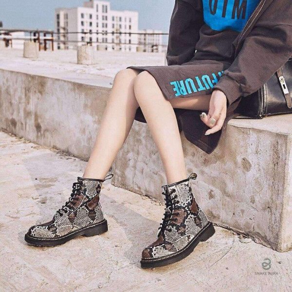Chaussures militaires serpent pour un look audacieux