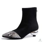 Bottines serpent noir au style élégant et intemporel