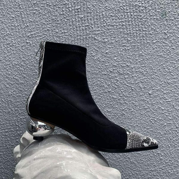 Bottines serpent tendance, confort et style réunis