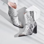 Bottines en cuir serpent, accessoire tendance