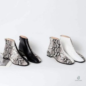 Style serpent avec ces bottines plates incontournables
