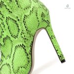 Bottines vertes au motif serpent pour un look unique