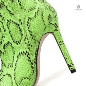 Bottines vertes au motif serpent pour un look unique