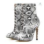 Bottines serpent blanc élégantes pour un look tendance