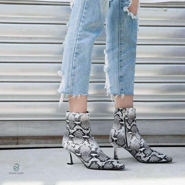 Bottines noires et blanches, style animalier chic