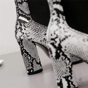 Bottines serpent noires avec design Chelsea classique