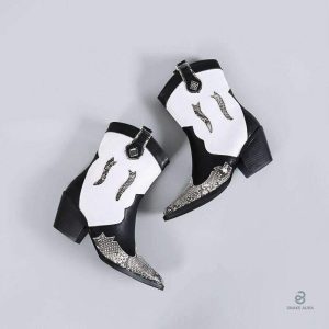 Style cowgirl pour bottines serpent tendance