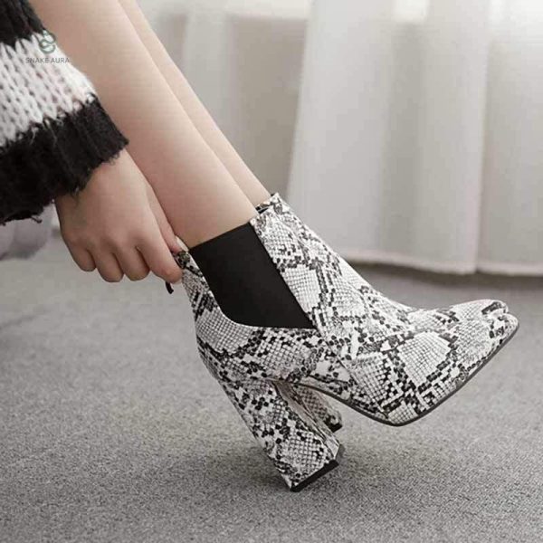 Bottines à talons serpent, tendance urbaine