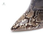 Bottines vernis au motif serpent, confort et style