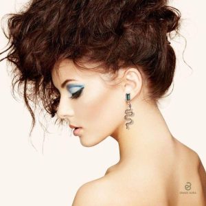 Boucles d'oreilles serpent avec motif scintillant