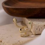 Boucles d'oreilles en forme de serpent scintillantes
