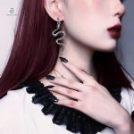 Accessoires en forme de serpent, style gothique noir et blanc