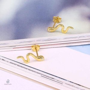 Boucles serpent dorées, accessoire tendance pour toutes occasions